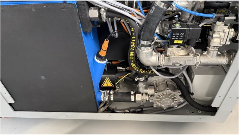 Heating element 1 in the IRS ICEcube with warning signs